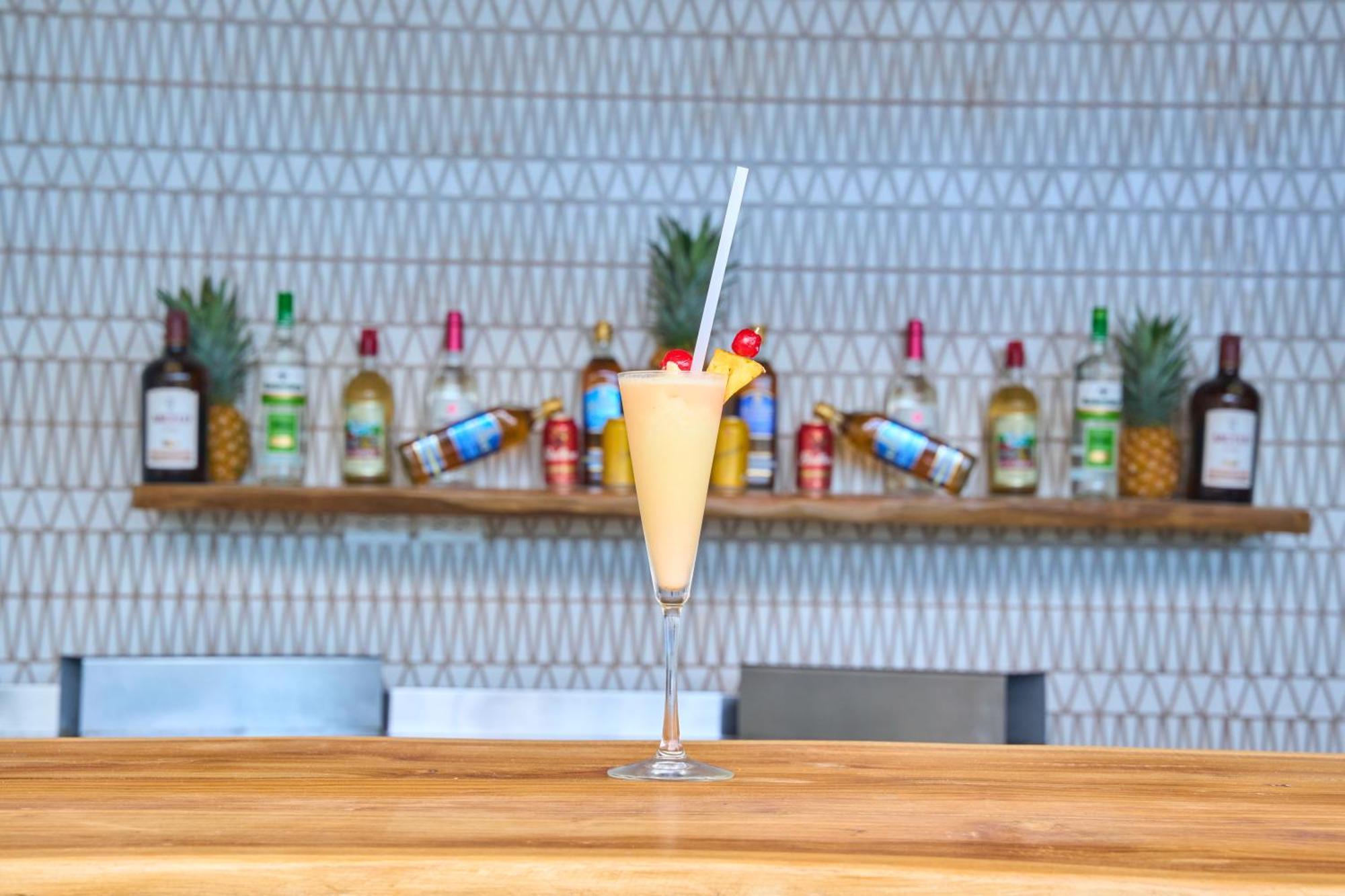 Gran Evenia Bijao Hotel Санта Клара Екстериор снимка A Piña colada