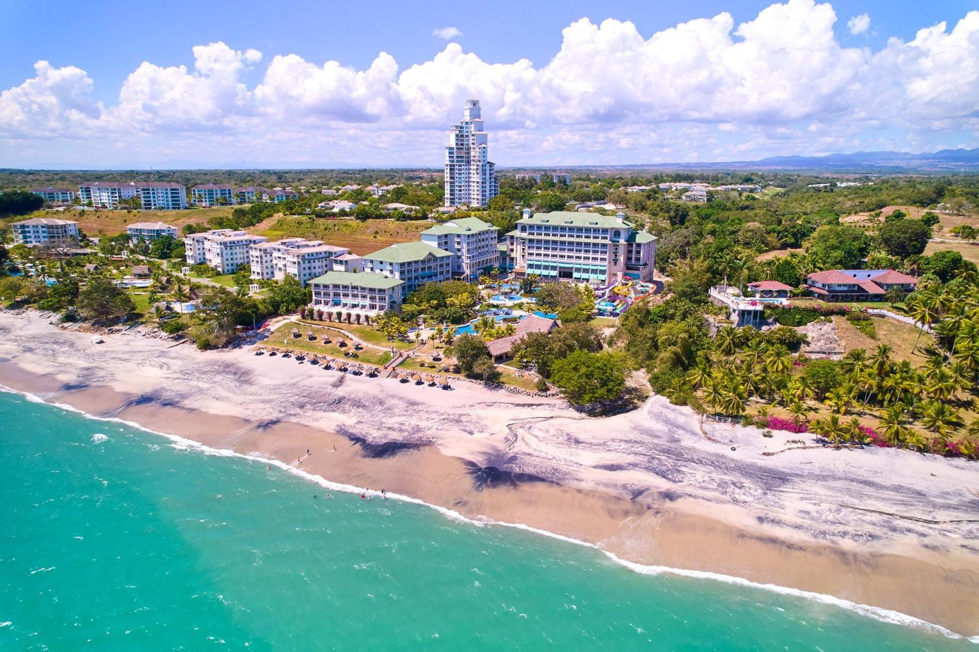 Gran Evenia Bijao Hotel Санта Клара Екстериор снимка Aerial view of the resort